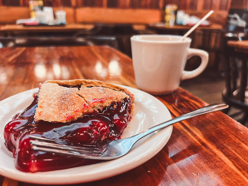 cherry pie, coffee, table, restaurant